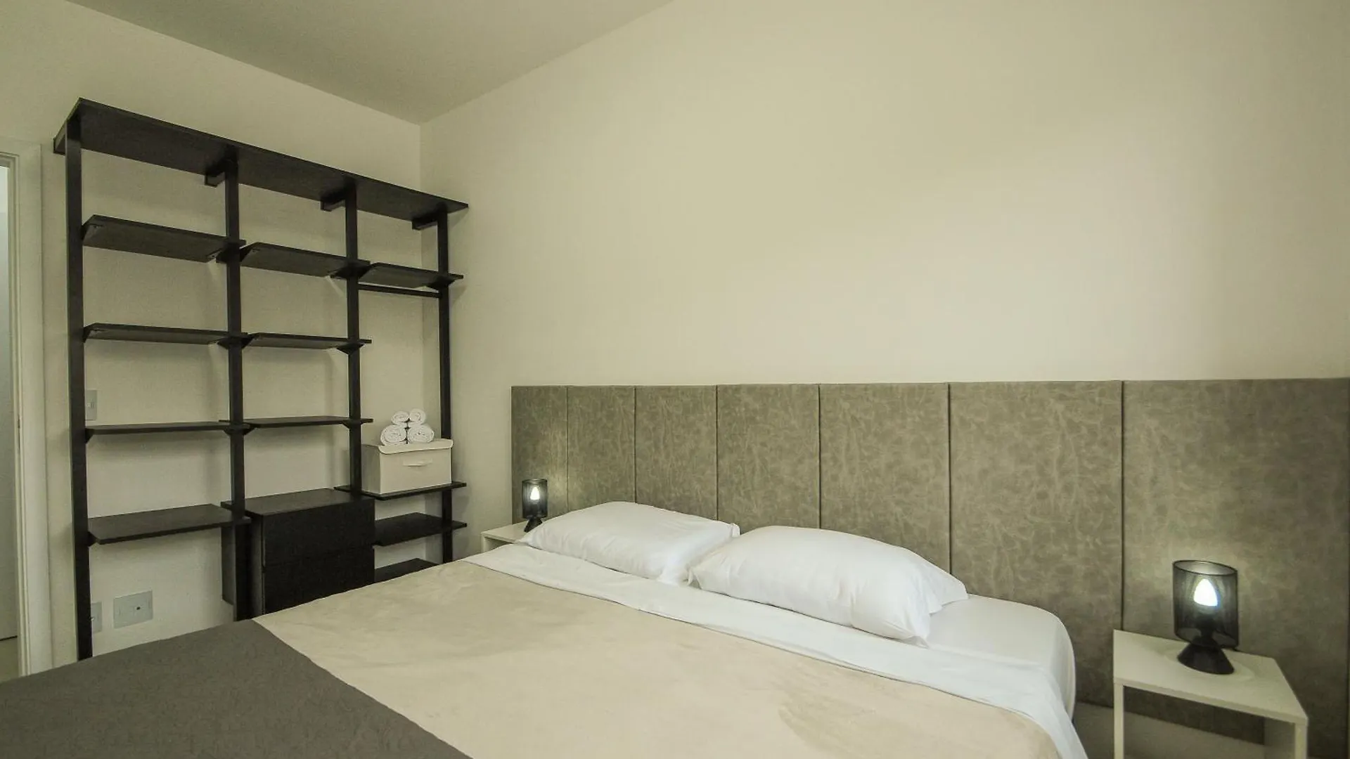 Daire Thai Beach Home Spa: Apto 200M Da Praia N605 Florianópolis