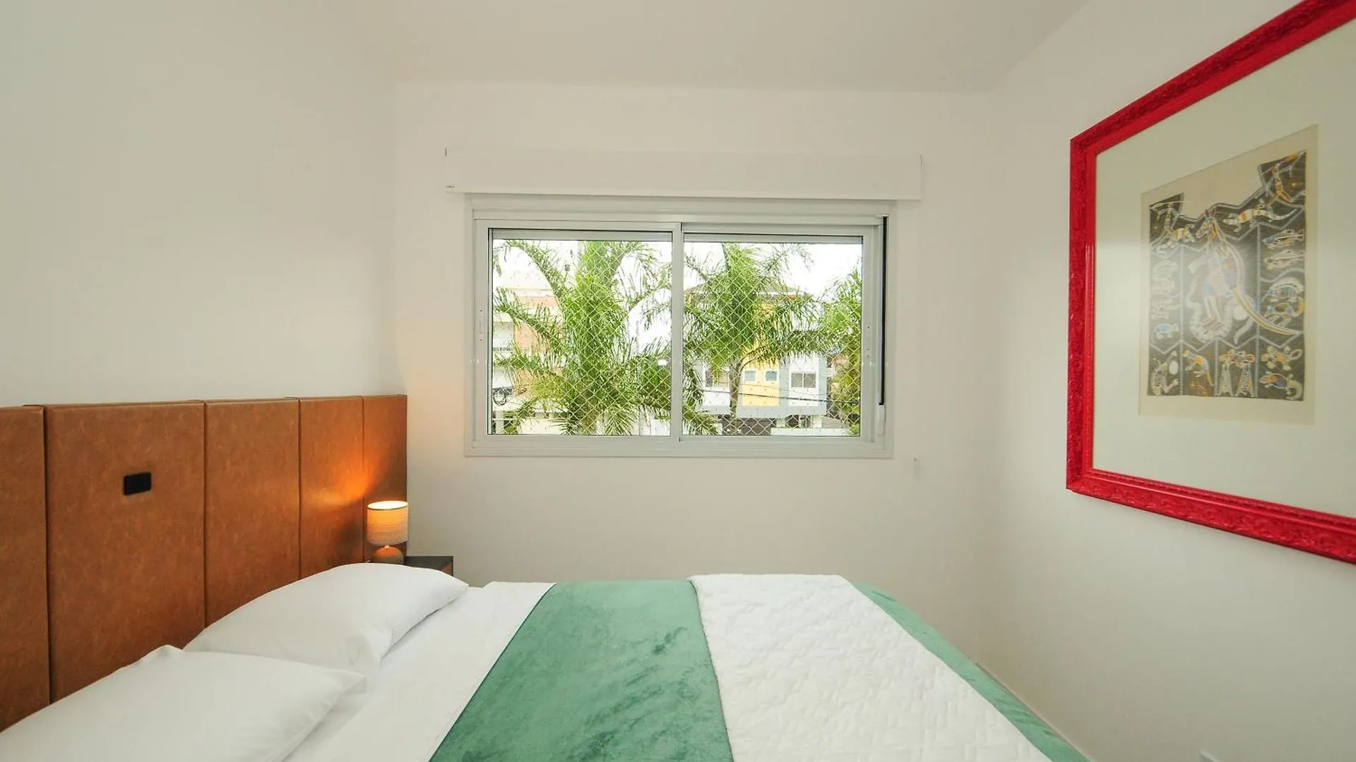 Thai Beach Home Spa: Apto 200M Da Praia N605 Florianópolis