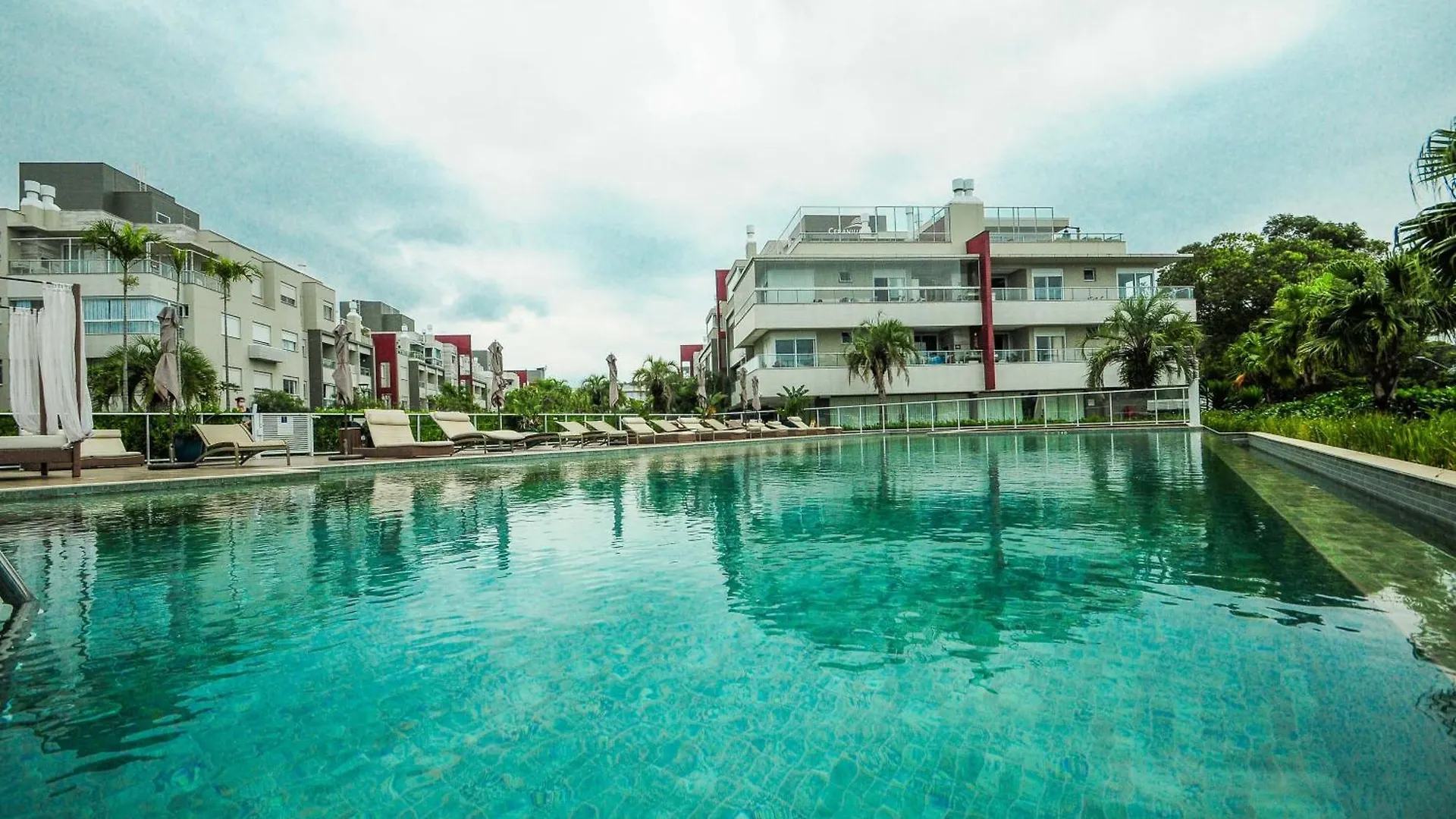 Daire Thai Beach Home Spa: Apto 200M Da Praia N605 Florianópolis