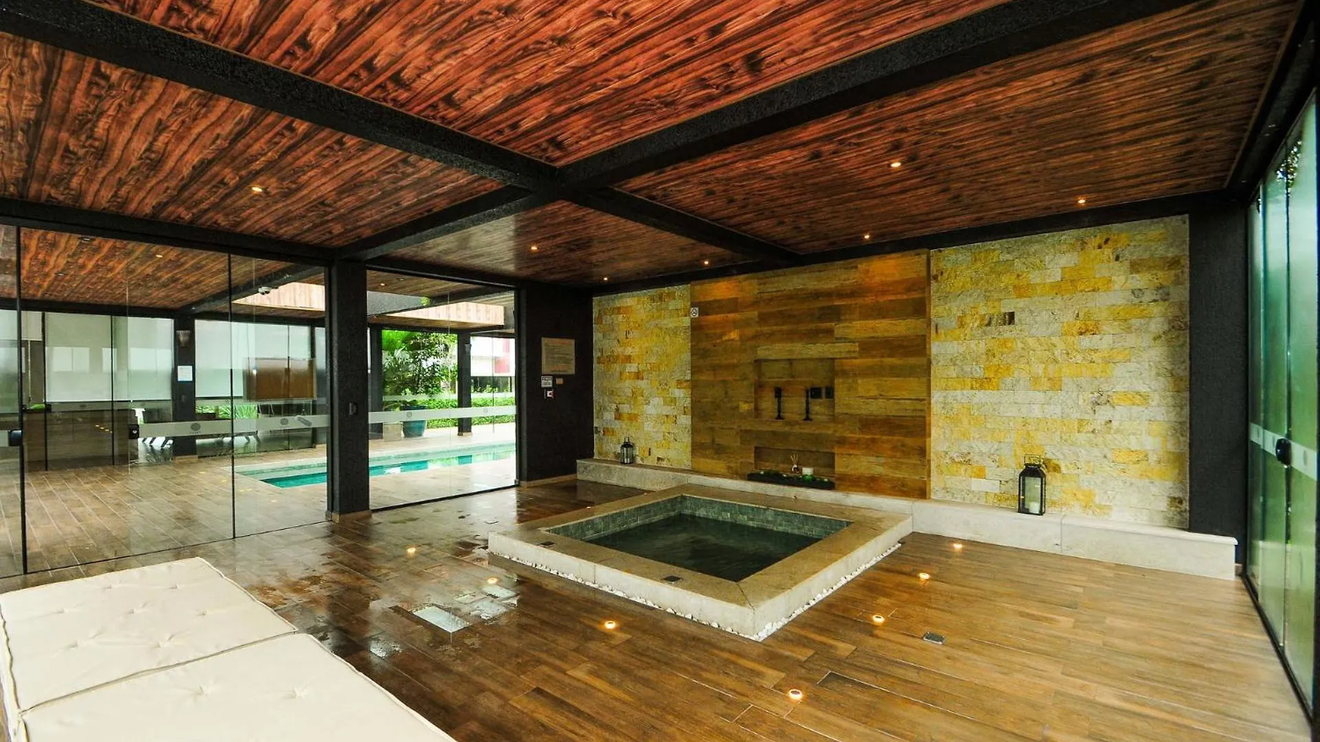 Daire Thai Beach Home Spa: Apto 200M Da Praia N605 Florianópolis